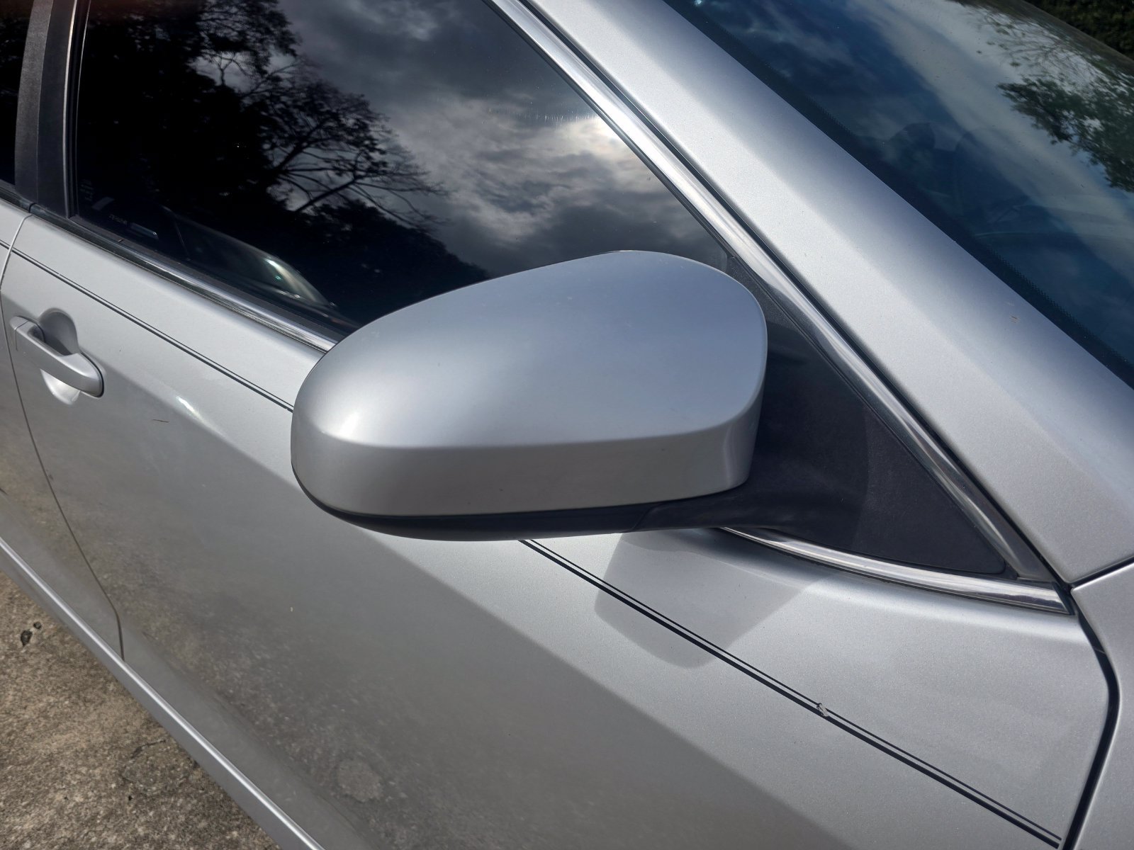 Used 2012 Toyota Camry SE FWD image 15