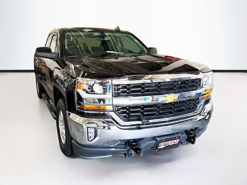 Used 2018 Chevrolet Silverado 1500 LT w/ All Star Edition AWD/4WD image 3
