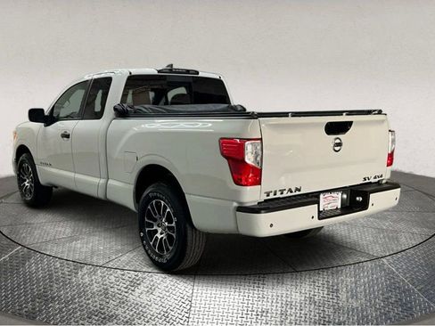 Used 2022 Nissan Titan SV image 6