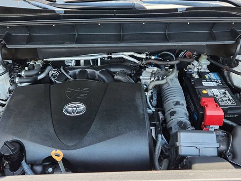 Used 2021 Toyota Highlander XSE AWD/4WD image 14