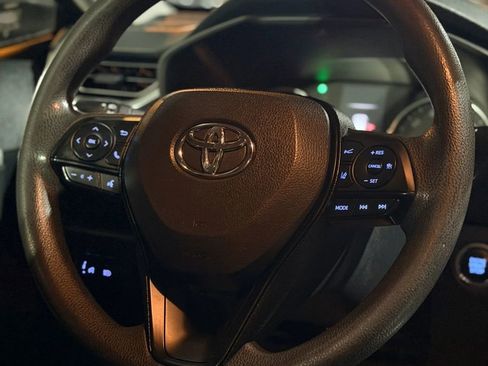 Used 2019 Toyota RAV4 XLE FWD image 12