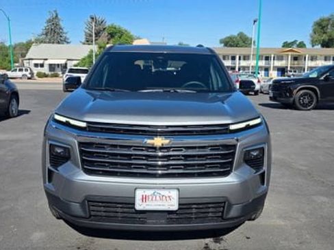 New 2026 Chevrolet Traverse LT w/ Driver Confidence Package AWD/4WD image 2