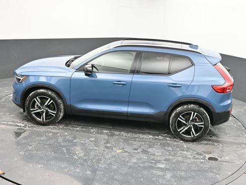 Used 2024 Volvo XC40 B5 Core image 34