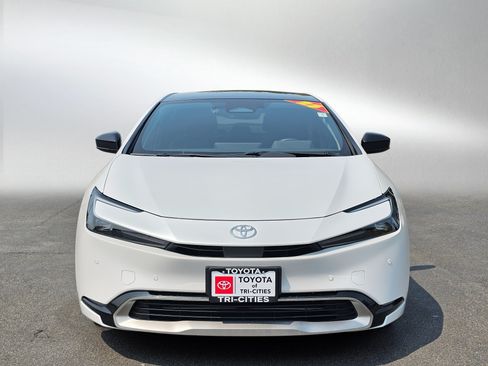 Used 2023 Toyota Prius Prime FWD image 8