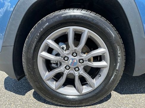 Used 2024 GMC Terrain SLT AWD/4WD image 15