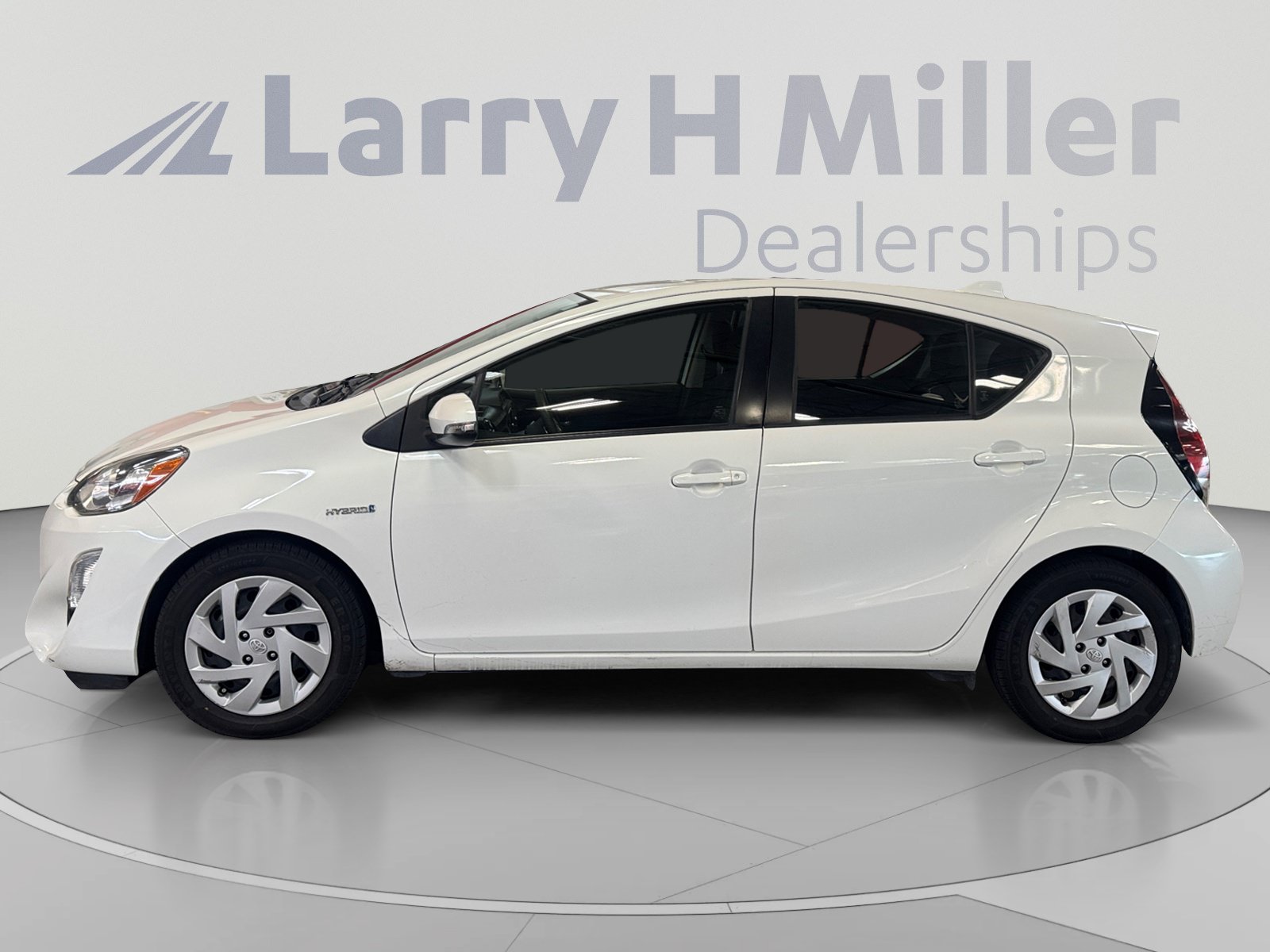 Used 2015 Toyota Prius C Three FWD image 2
