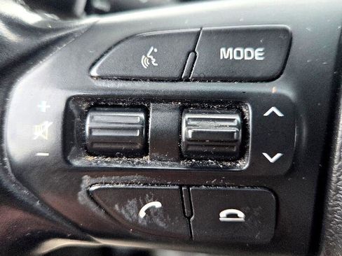 Used 2020 Kia Sedona EX image 16