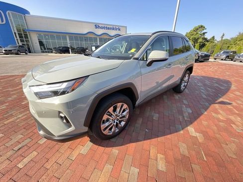 Used 2022 Toyota RAV4 XLE Premium FWD image 28