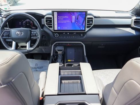 Used 2025 Toyota Tundra Limited AWD/4WD image 7