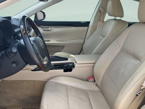 Used 2015 Lexus ES 350 w/ Luxury Package FWD image 9