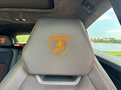 Used 2024 Lamborghini Urus S AWD/4WD image 32