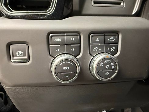 Used 2025 GMC Sierra 1500 AT4 AWD/4WD image 17