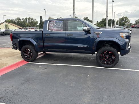 Used 2019 GMC Sierra 1500 Denali w/ Denali Ultimate Package AWD/4WD image 4