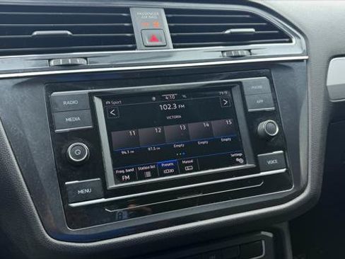Used 2020 Volkswagen Tiguan S w/ 3rd Row Seat Package AWD/4WD image 24
