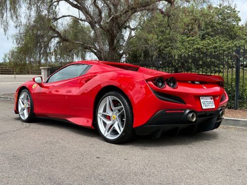 Used 2021 Ferrari F8 Tributo RWD image 3