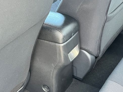 Used 2025 Nissan Versa SV FWD image 23