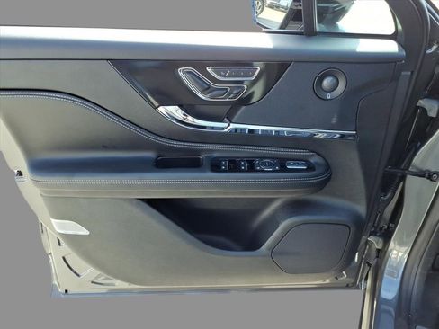 New 2025 Lincoln Corsair Reserve w/ Equipment Group 202A image 16