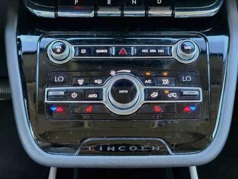 Used 2020 Lincoln Corsair FWD w/ Premium Package image 34