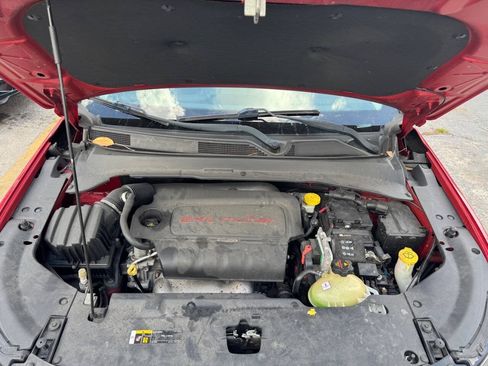 Used 2018 Jeep Compass Latitude FWD image 19