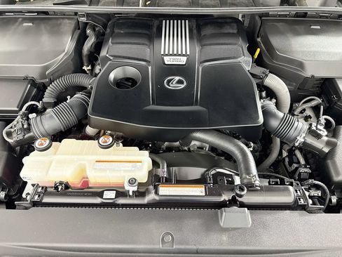 Used 2022 Lexus LX 600 4WD w/ Interior Upgrade Package image 32