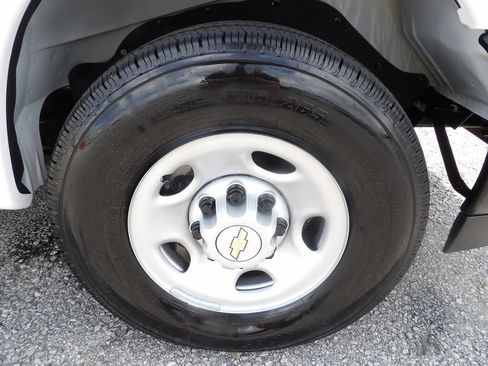 Used 2025 Chevrolet Express 3500 LS RWD image 59