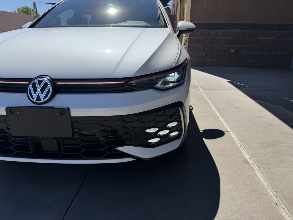 Used 2025 Volkswagen GTI SE FWD image 11