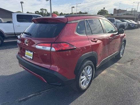 Certified 2024 Toyota Corolla Cross LE image 3