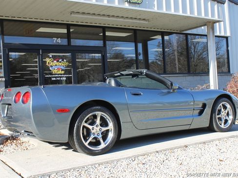 Used 2003 Chevrolet Corvette w/ Preferred Equipment Group1 image 9