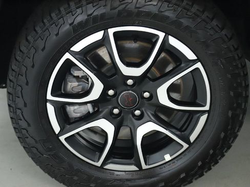Used 2025 Jeep Compass Trailhawk AWD/4WD image 36