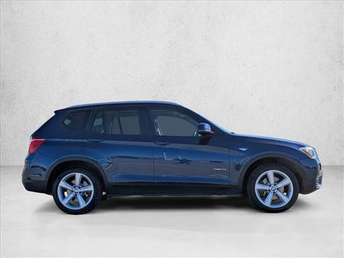 Used 2017 BMW X3 sDrive28i image 4