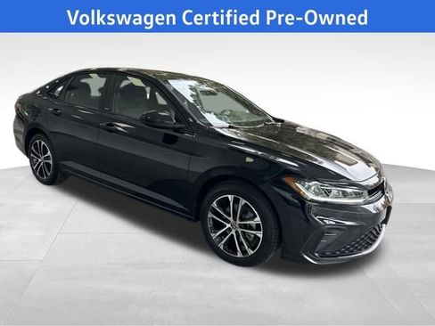 Certified 2025 Volkswagen Jetta Sport image 11