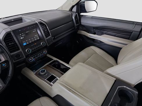 Used 2018 Ford Expedition Platinum RWD image 26