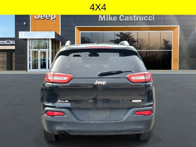 Used 2017 Jeep Cherokee Latitude AWD/4WD image 5