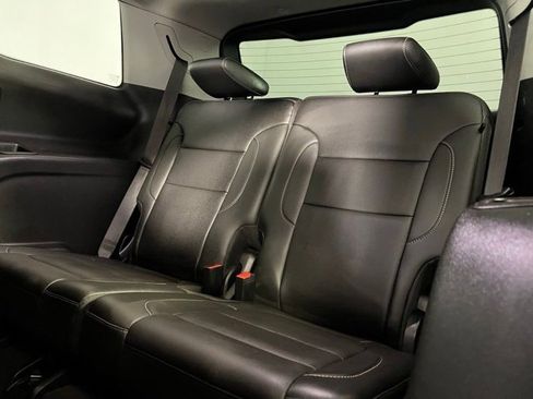 Used 2023 GMC Acadia SLT image 21