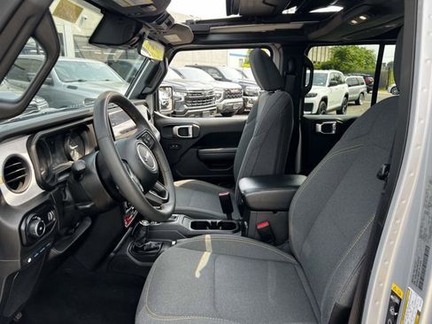 Used 2024 Jeep Wrangler Unlimited AWD/4WD image 14