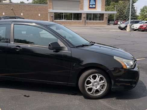 Used 2009 Ford Focus SE FWD image 3