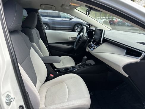 Used 2020 Toyota Corolla LE w/ Carpet Mat Package (TMS) image 5