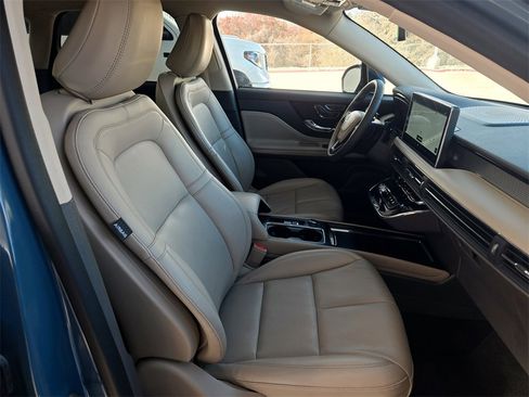 Used 2023 Lincoln Corsair Standard w/ Equipment Group 101A image 28