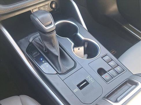 Used 2023 Toyota Highlander Bronze Edition image 14