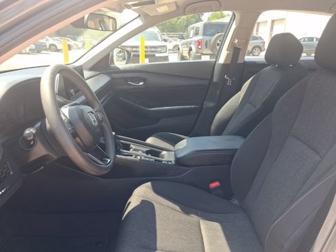 Used 2025 Honda Accord LX image 4