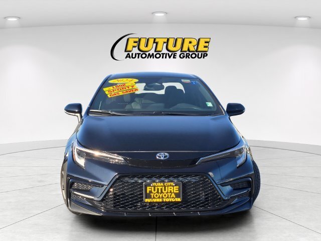 Used 2024 Toyota Corolla SE FWD image 2