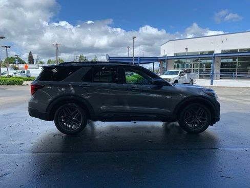Certified 2025 Ford Explorer ST w/ Sun And Sound Package AWD/4WD image 11