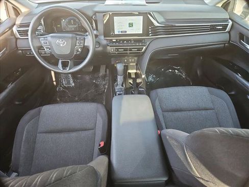 Used 2025 Toyota Camry LE FWD image 22