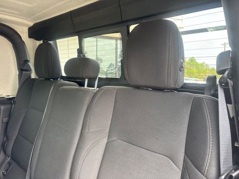 Used 2021 Jeep Gladiator Willys image 5