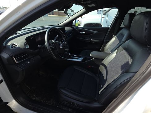 Used 2025 Buick Envista Preferred w/ Convenience I Package FWD image 8