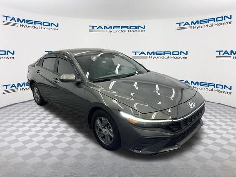 Used 2024 Hyundai Elantra SE FWD image 7