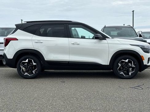 New 2026 Kia Seltos S FWD image 3