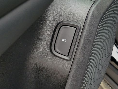 New 2027 GMC Terrain Elevation w/ Elevation Premium Package FWD image 19