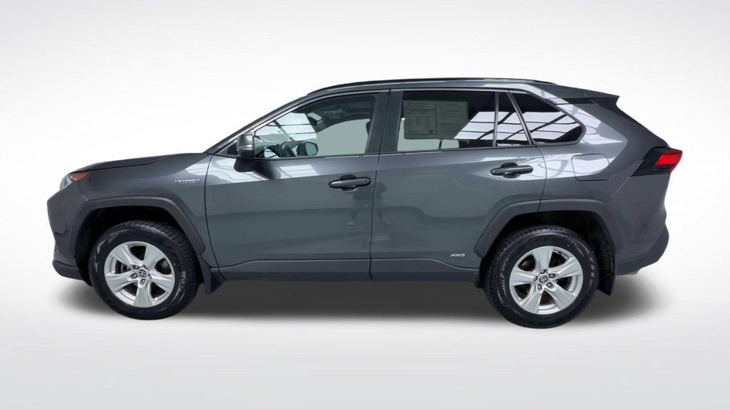 Used 2021 Toyota RAV4 XLE w/ Convenience Package AWD/4WD image 5