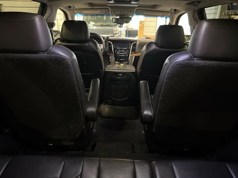 Used 2015 Cadillac Escalade Premium AWD/4WD image 31